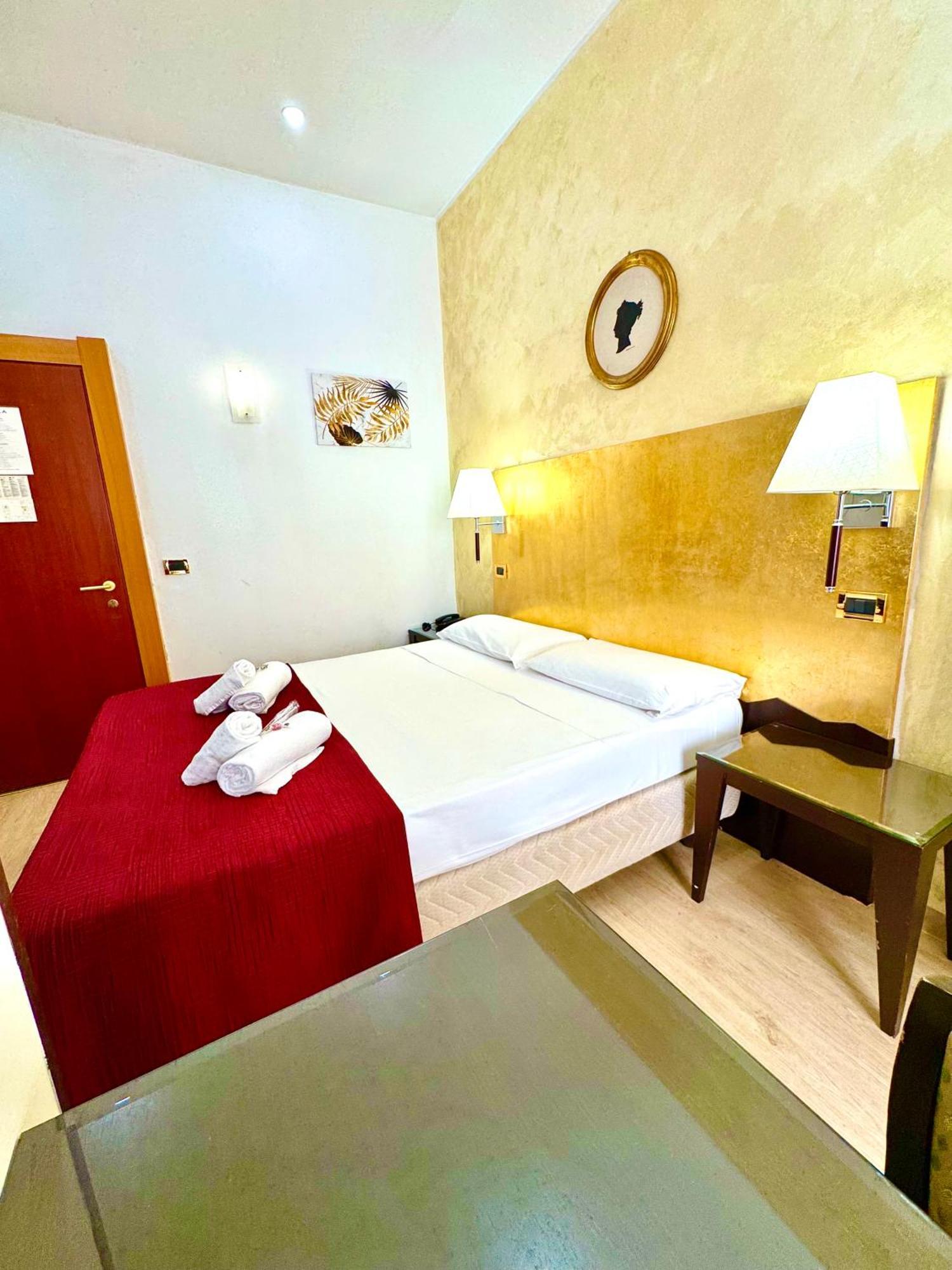 Hotel Fiorella Milano Exterior foto
